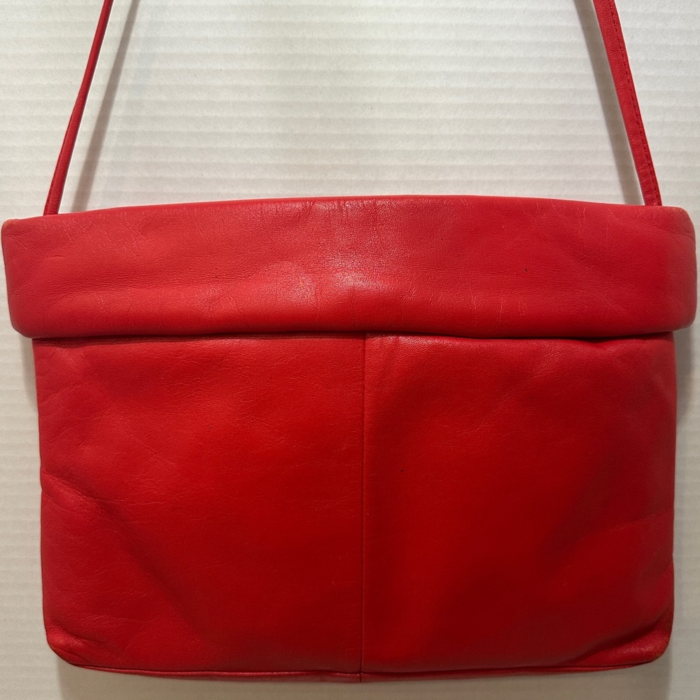 Etienne Aigner Elegant Red Woven Leather Bag - Picture 5 of 7